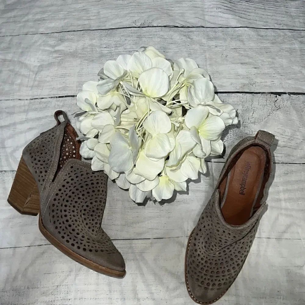 Jeffrey Campbell Taggart Suede Cutout Taupe Cut Out Pointed Western Booties 6.5